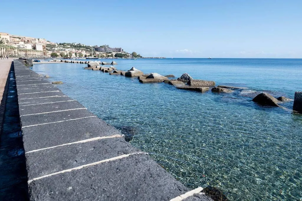 Luxury Apartment Con Vista Mare Milazzo Italy
